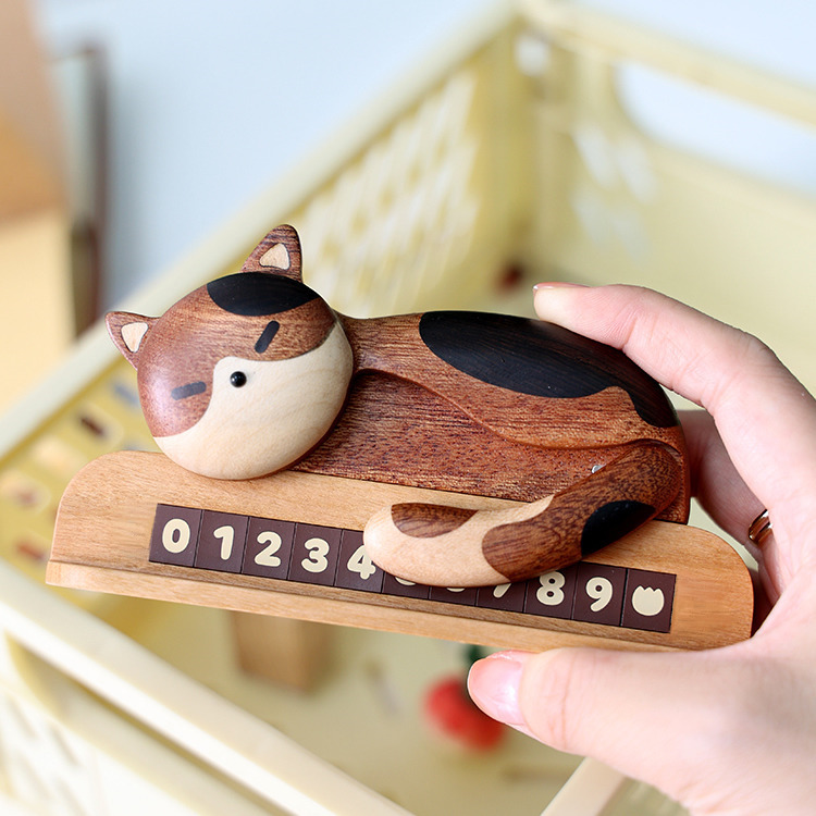 Adorable Lazy Cat Desktop Ornament With Number Plate
