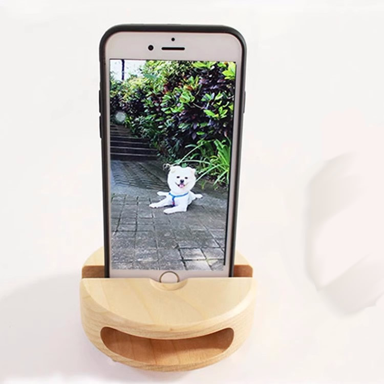 Circular Wooden Phone Stand With Amplification - Carry Anywhere