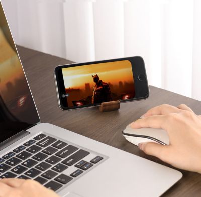 Wooden Elephant Phone Stand - Creative Solid Wood Design